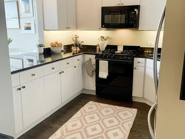 Photo - 15 S Throop St Unit 403