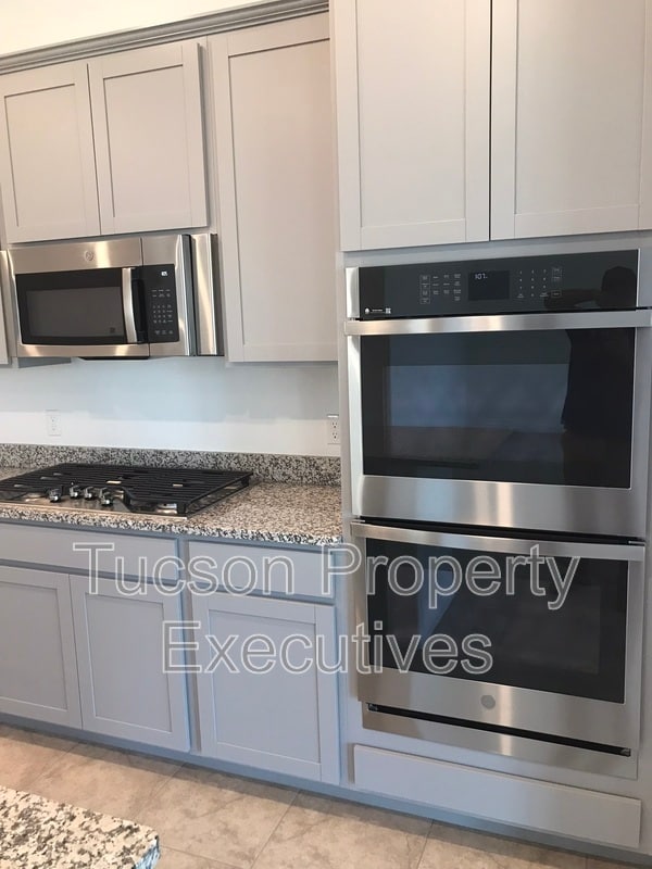 Photo - 10918 W Yates Ln