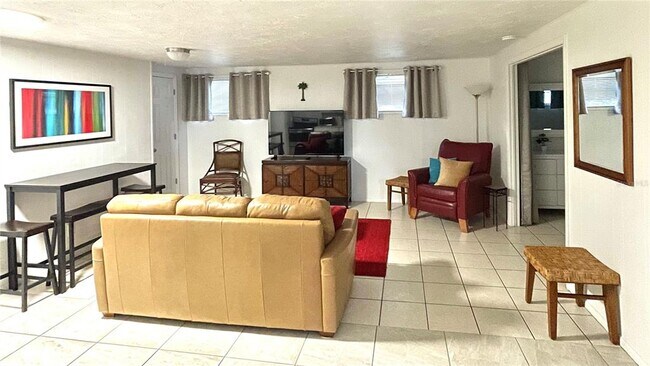 Photo - 828 S Tuttle Ave