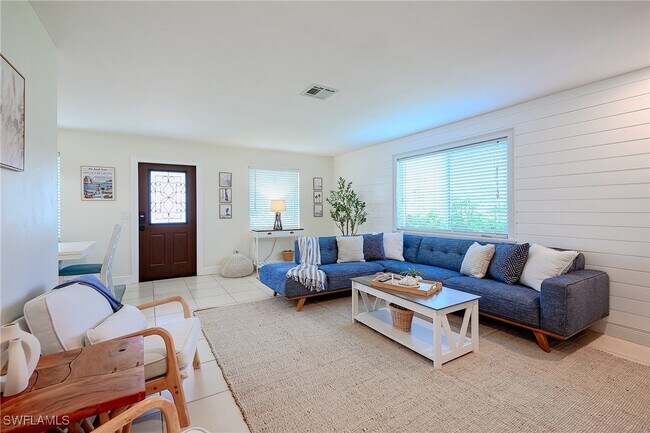 Photo - 757-101 101st Ave N