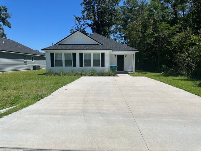 Newly Built 4 Bedroom Home Available! - Newly Built 4 Bedroom Home Available!