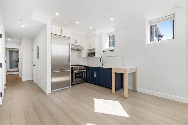 Building Photo - 1430 Columbia Rd Unit 1