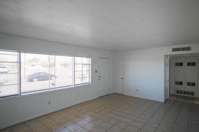 Photo - 209 San Saba Rd