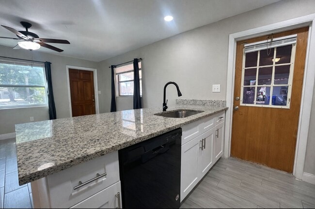 Photo - 917/919 Freemont St & 3304/3306 Edgewood Ave Unidad 917 Freemont St