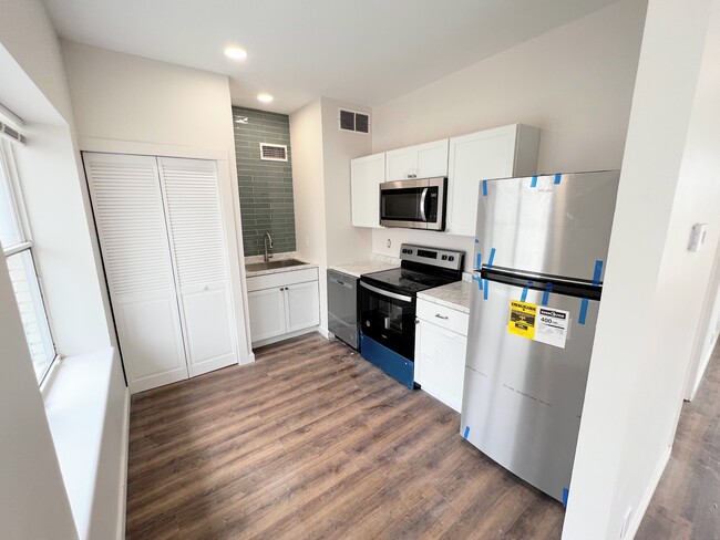 Photo - 207 N Emporia Ave Apartment