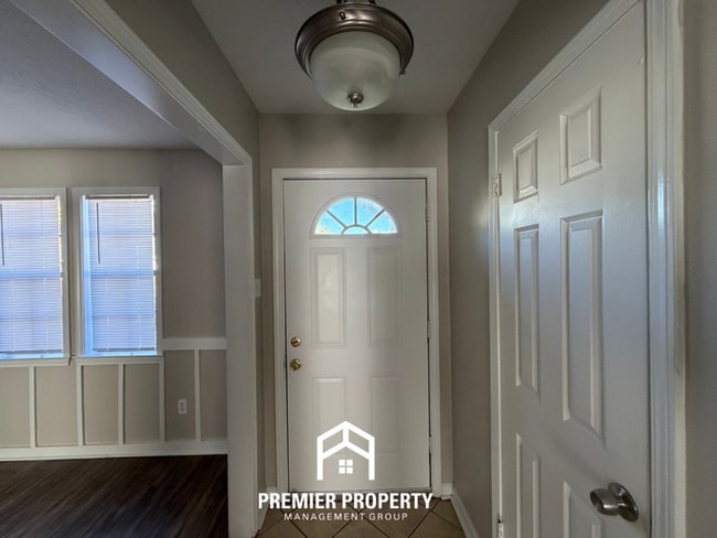 Photo - 7143 Markim Dr