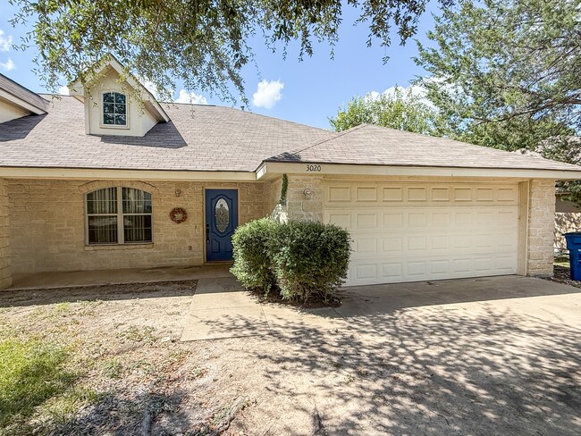 Building Photo - 3020 Pine Valley Dr