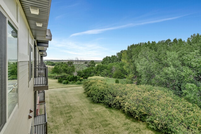 Lush Green Landscaping - theVUE Apartments