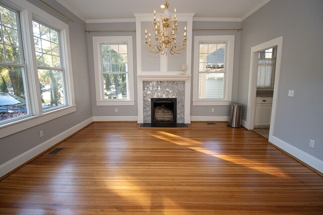 Photo - Immediate move-in! Short-term lease! Spaci...