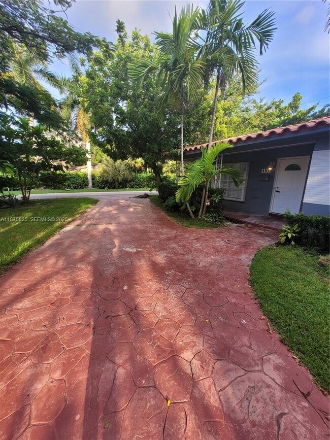 Photo - 1132 Moffett St