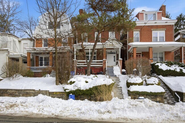 Photo - 141 Oneida St