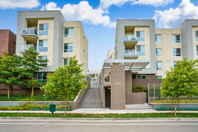 Building Photo - 12655 Bluff Creek Dr Unit 403 Rental