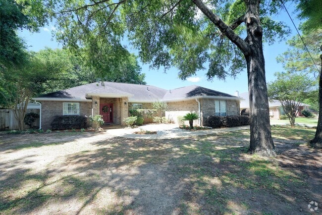 Building Photo - Silver Oaks Community Rental