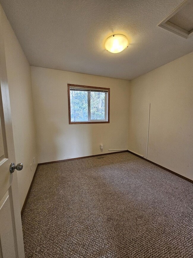 Photo - Townhouse in Lacombe