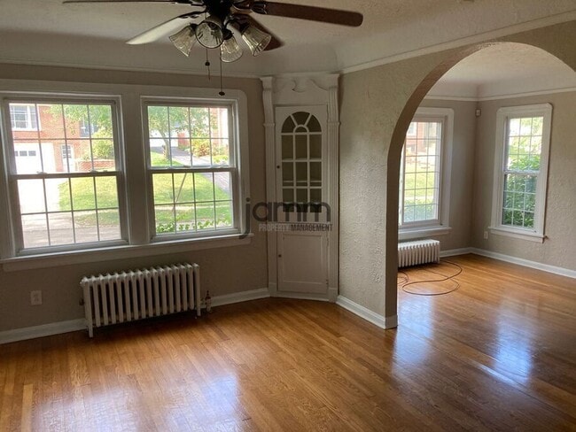 Photo - 3722 Meadowbrook Blvd