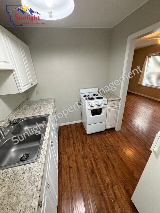 Photo - 305 N 5th Ave