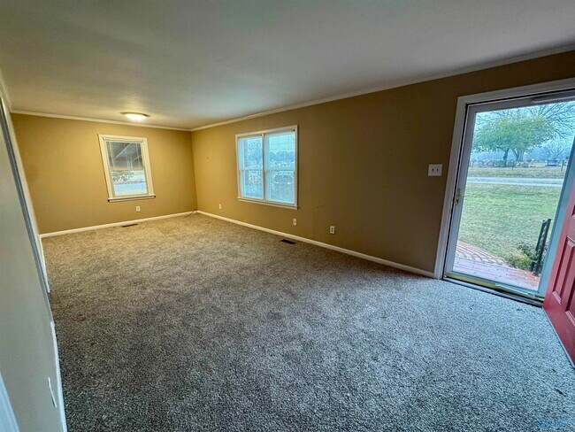 Photo - 702 Washington St E