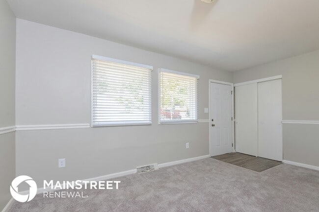 Photo - 453 19th Terrace NE