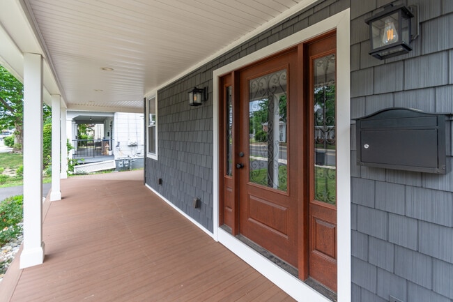 Photo - 2633 Nottingham Way