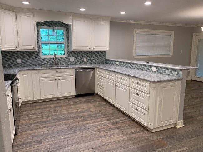 Photo - 3/2/2 on 1 ac LISD