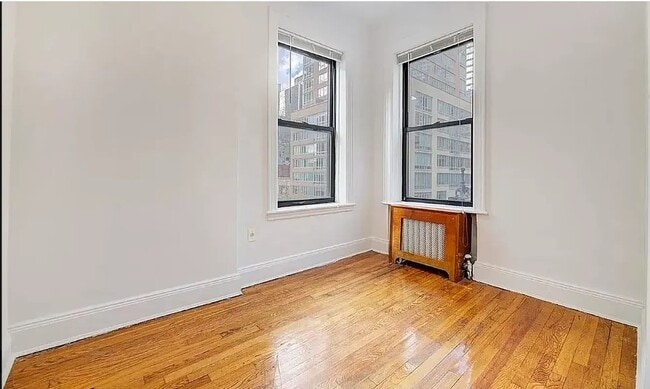 Photo - 301 E 53rd St Unidad 4B