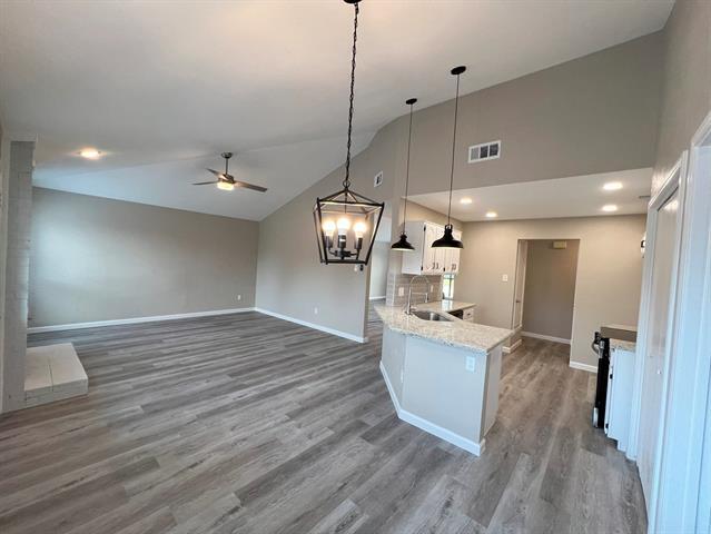 Building Photo - 1741 Clarendon Dr