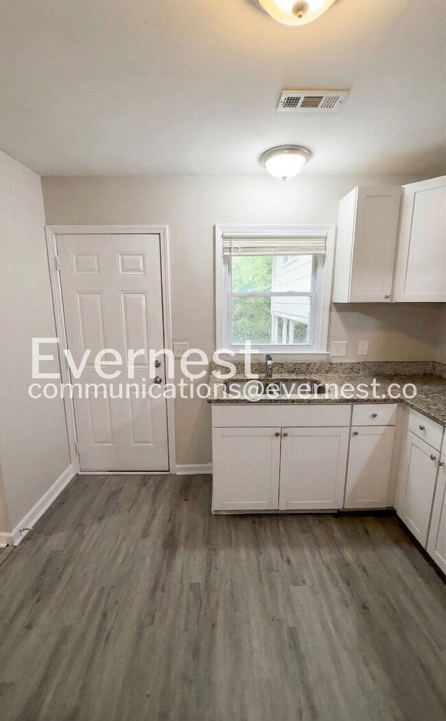 Photo - 1689 Thrasher Ct