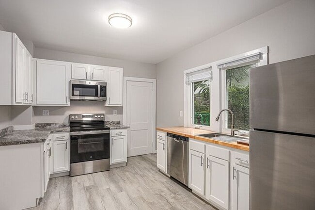 Photo - Fully Renovated 3 bed 2 bath home - Ask about our security deposit alternative!