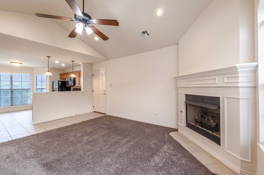 2625 N Arroyo Ave