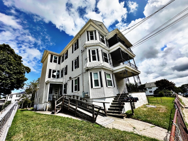 Building Photo - 528 Lawton St Unit 3 Rental
