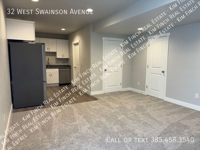Photo - 32 W Swainson Ave