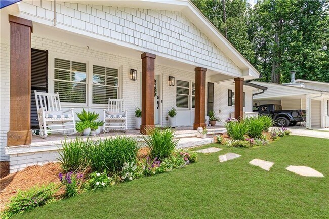 Photo - 2357 Cortez Way NE