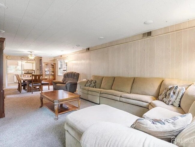 Photo - 730 Linden Ave