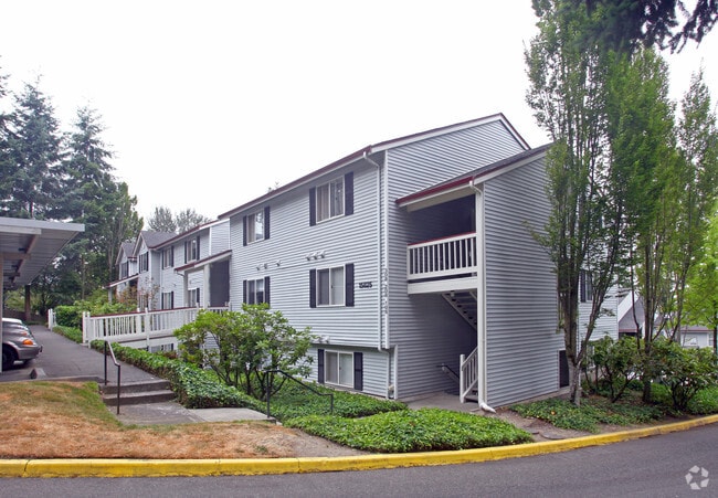 Sunnydale Apartments - Sunnydale