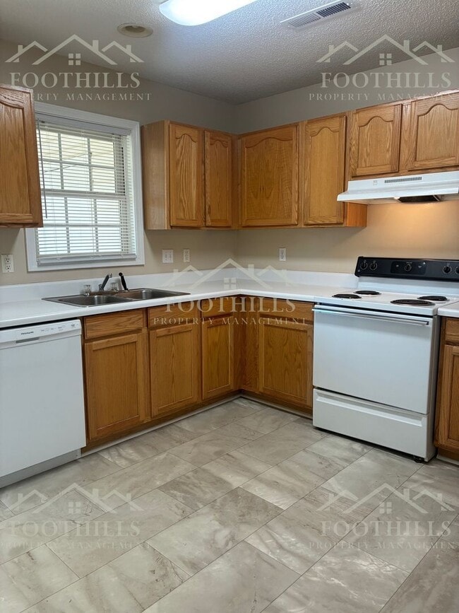 Photo - 101 Heatherbrook Ct Unit A