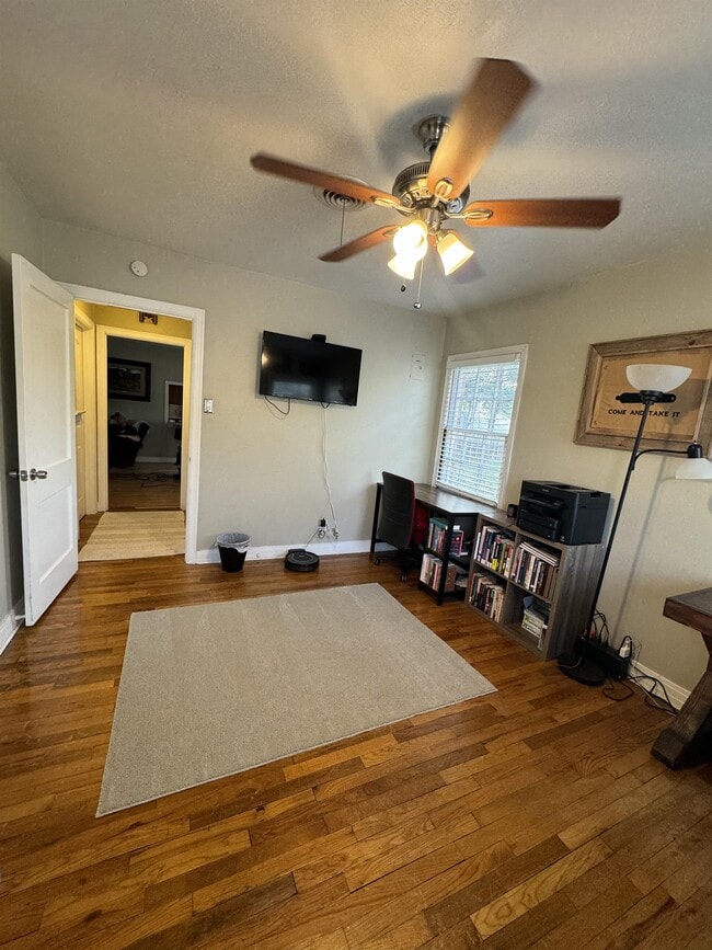 Photo - 2518 32nd St