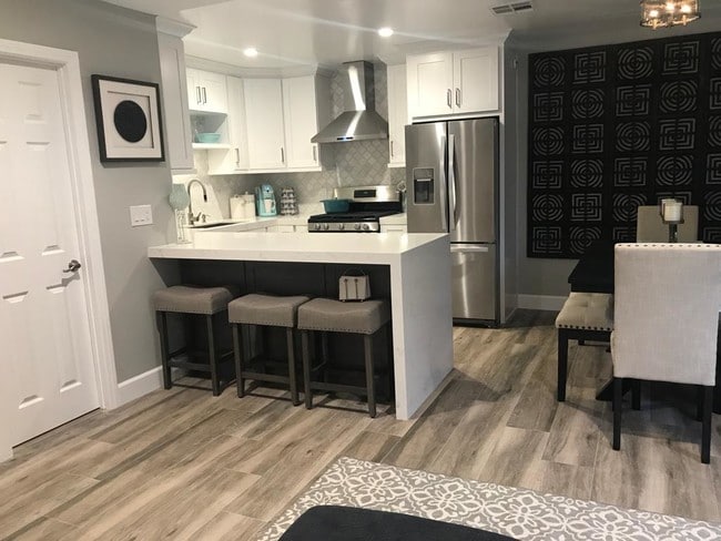 Kitchen Countertop Seating - 828 S Falcon St Unit D