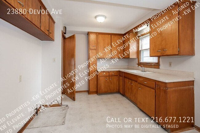 Photo - 23880 Devoe Ave