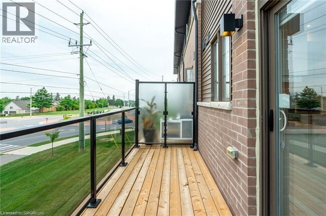 Photo - 120 Court Dr