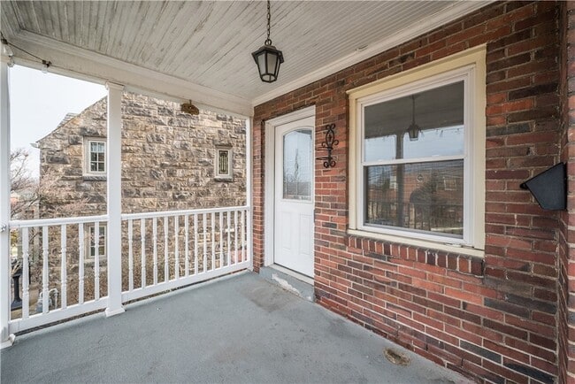 Photo - 651 Royce Ave