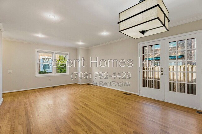 1343 Chetworth Ct