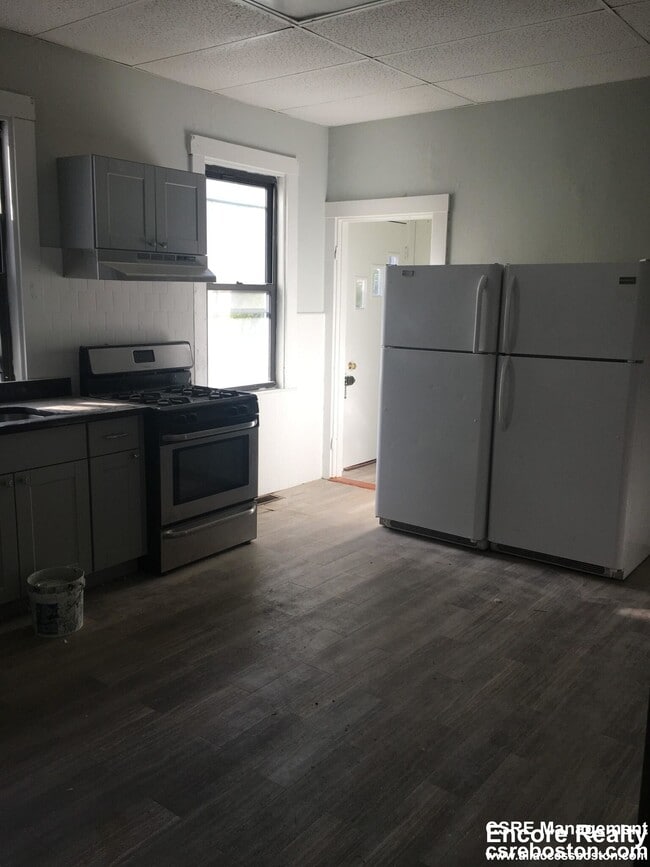 Photo - 12 Saunders St