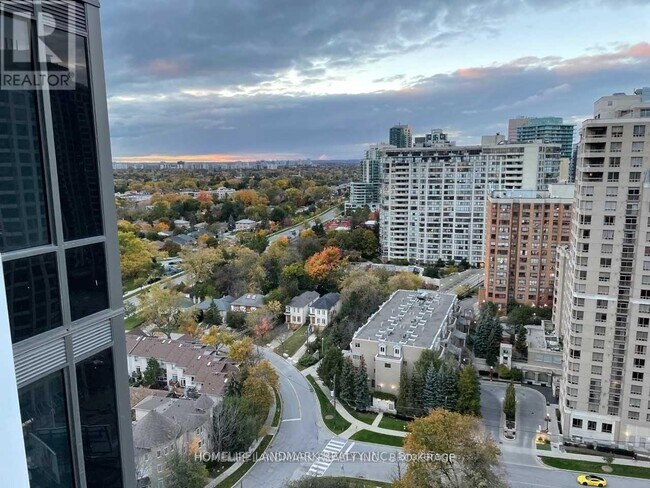 Photo - 75 Canterbury Pl Unit 2316