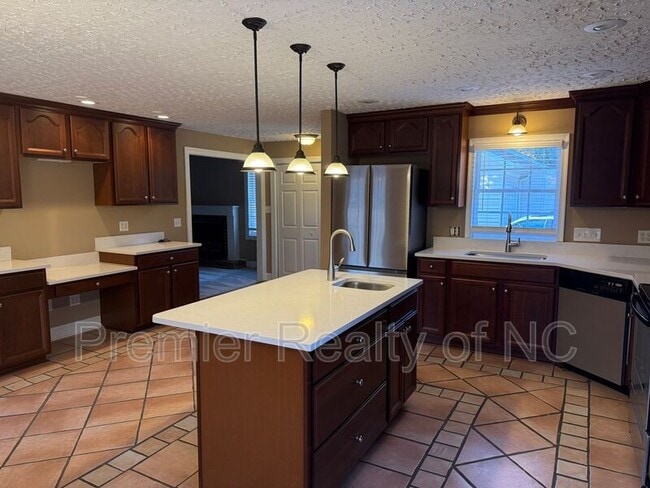 Photo - 201 Wandering Ln