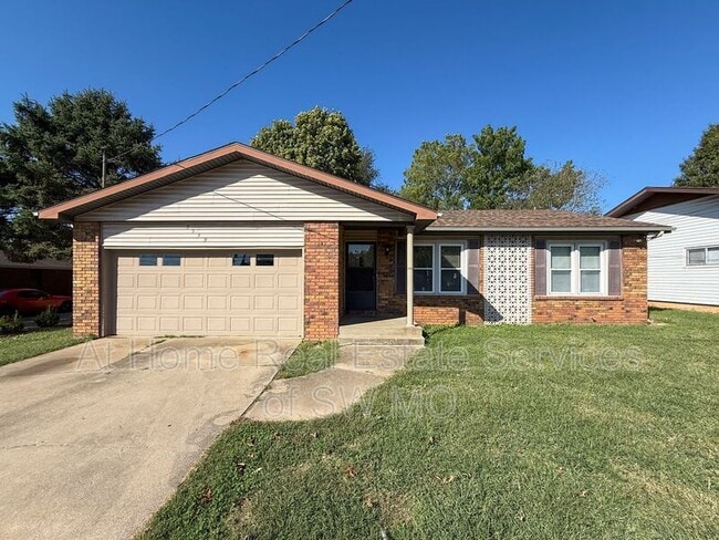 Building Photo - 2949 S Dayton Ave