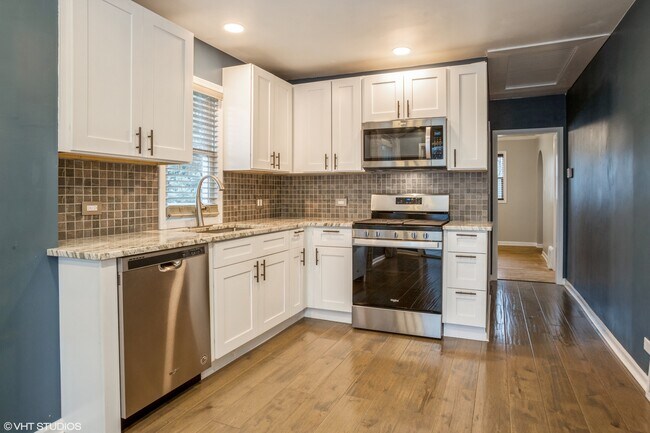 Photo - 651 S Oakland Ave