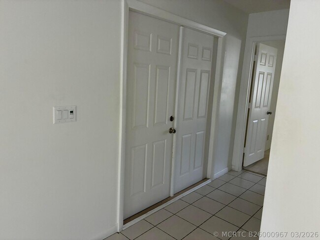 1628 Palmland Dr