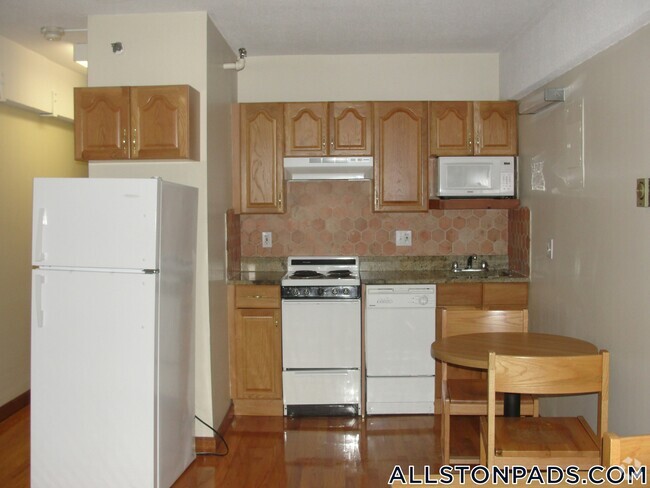 Building Photo - 1110 Commonwealth Ave Unit 318 Rental