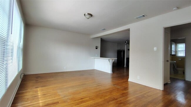 Photo - 13805 Maye Pl