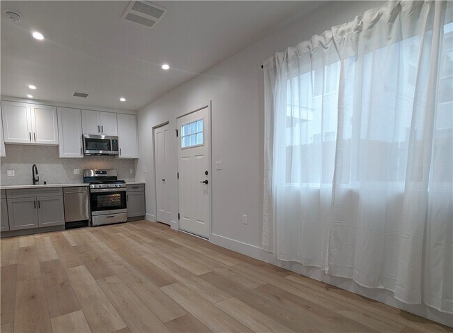 Photo - 6105 S Hobart Blvd Unit 1/2